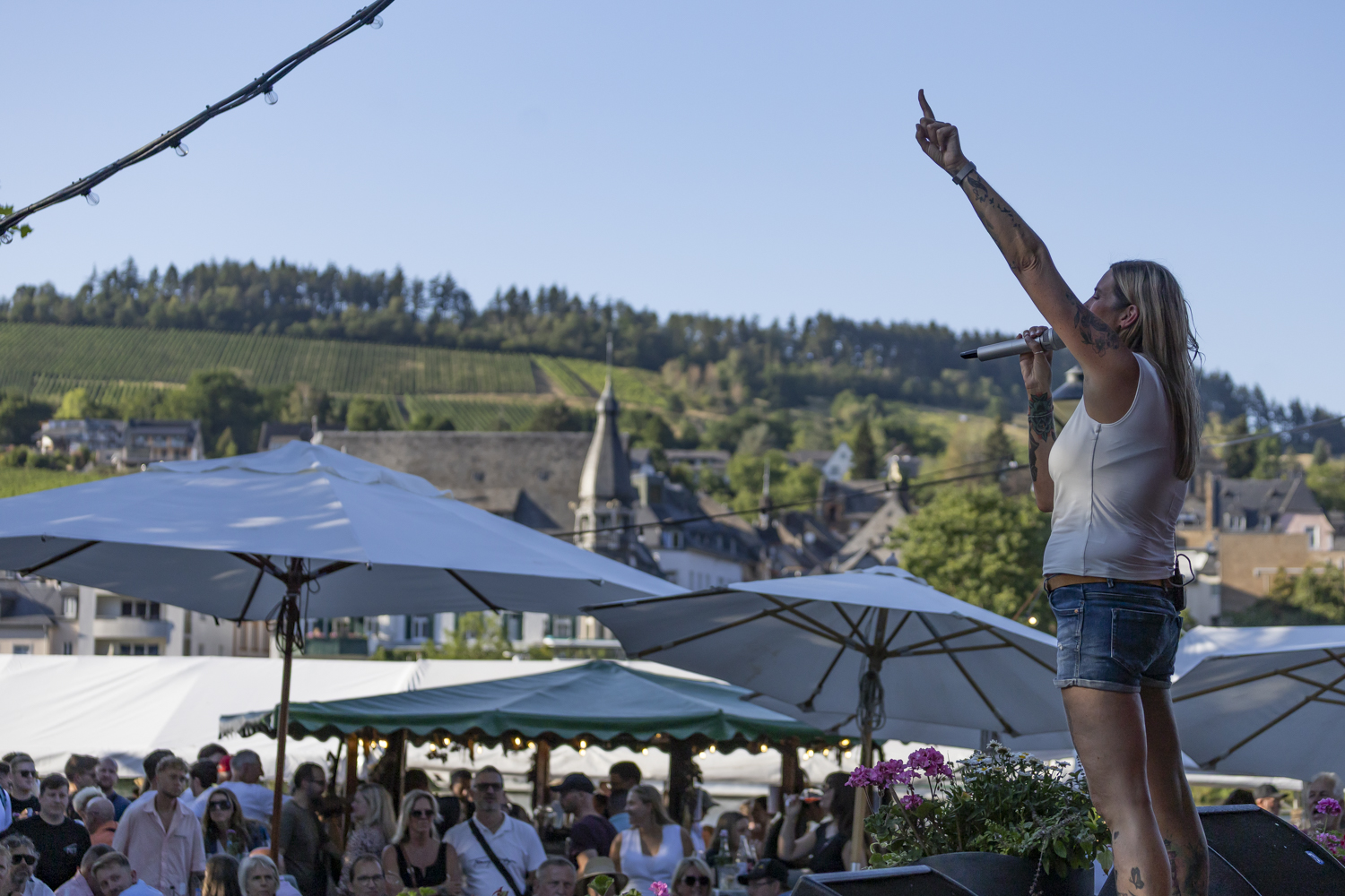 Rike Port mit musikalischer Begleitung
